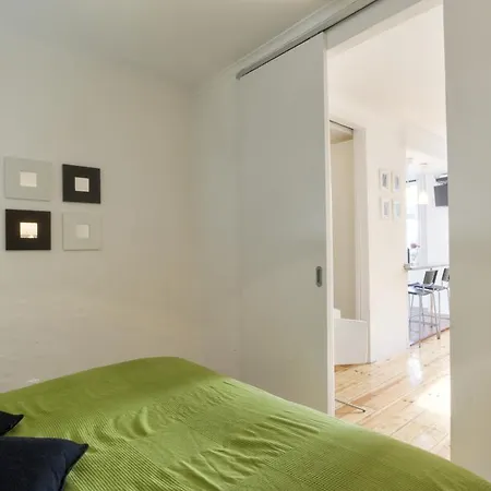 아파트 Bmyguest - Castelo Stylish Flat *