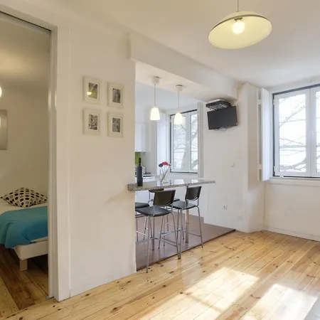 דירה Bmyguest - Castelo Stylish Flat