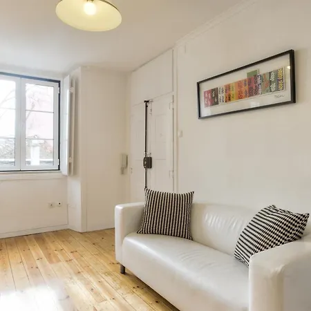 Bmyguest - Castelo Stylish Flat דירה ליסבון